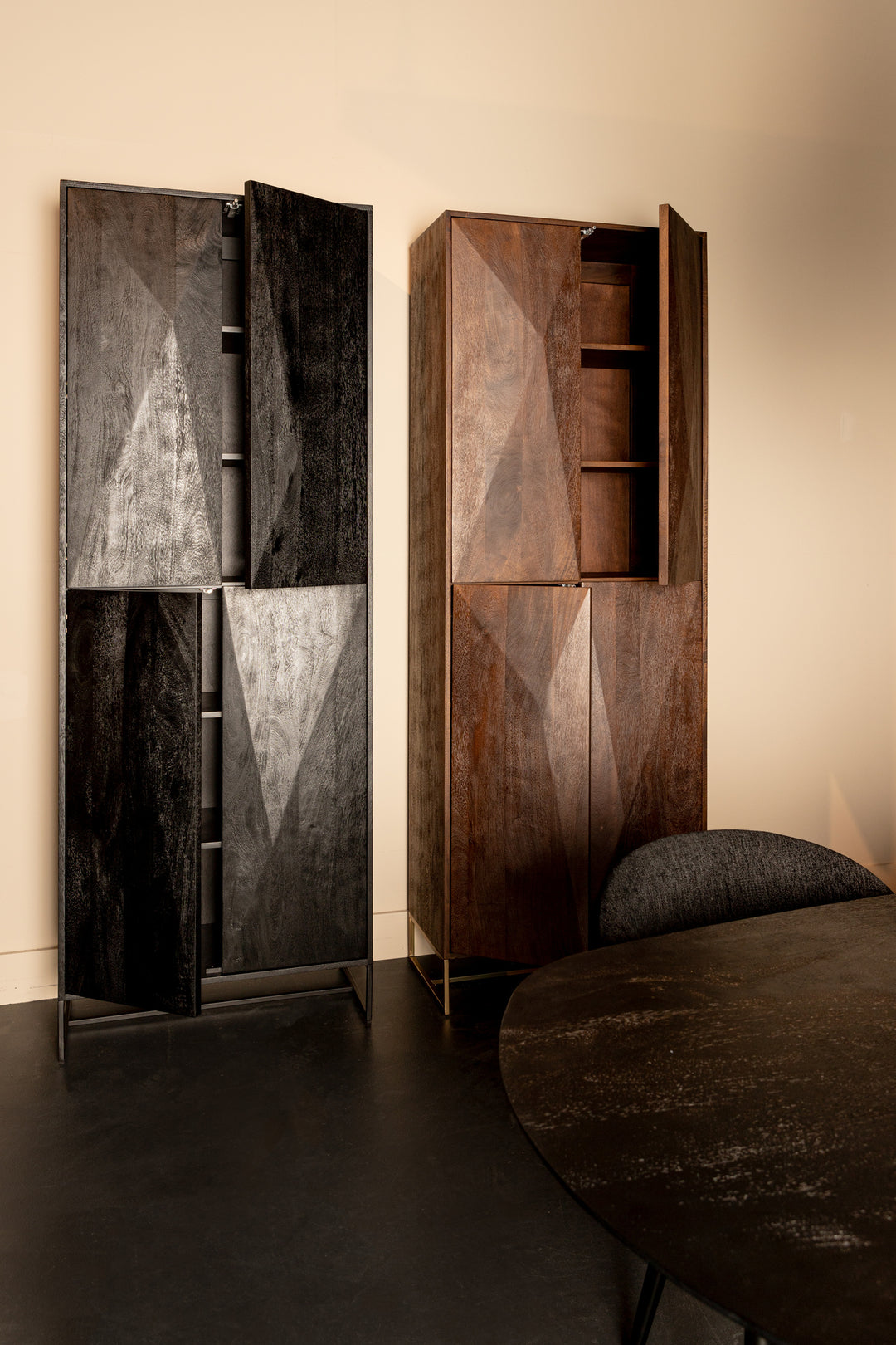 PTMD Onyx Cabinet Mango Wood Black 4 Doors